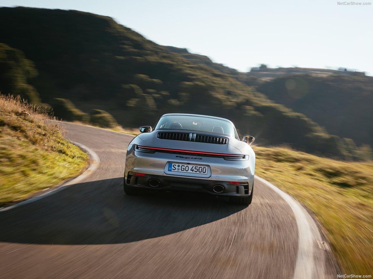 新款保时捷 911 Targa 4 GTS 亚洲首发亮相，重新定义豪华运动风范！